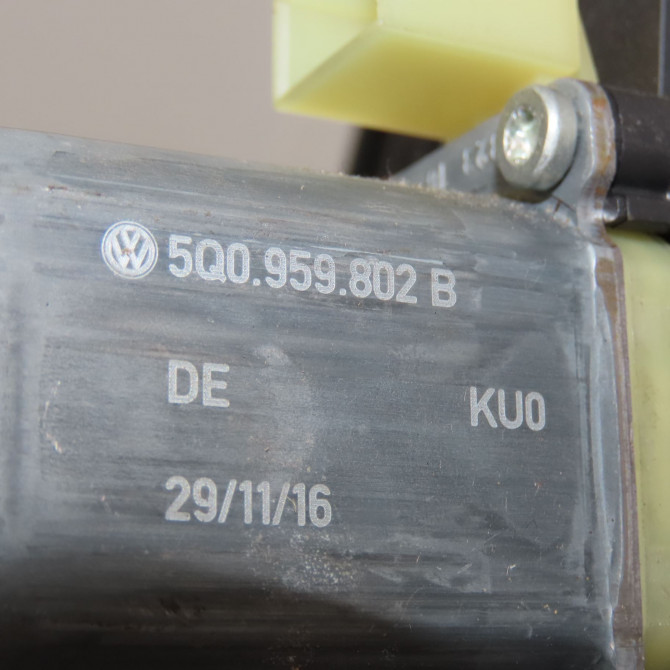 Mecanisme+moteur leve-glace avg occasion VOLKSWAGEN TOURAN III Phase 1 06-2015->... 5TA837461A 4