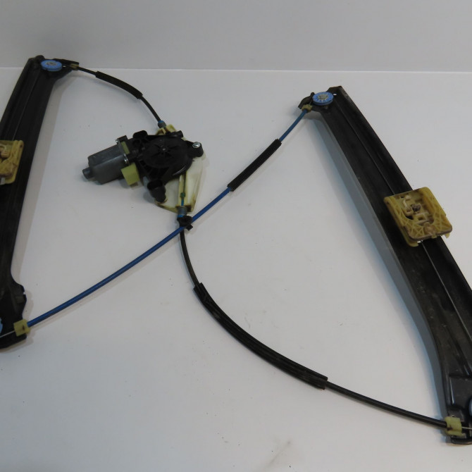 Mecanisme + moteur lève-glace avant droit occasion VOLKSWAGEN TOURAN III Phase 1 06-2015->... 5TA837462A 2