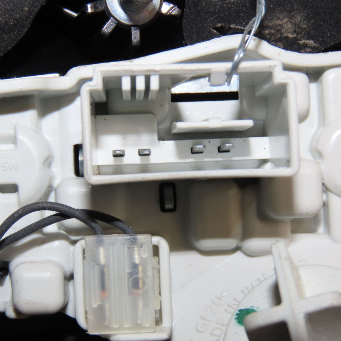 Feu arrière interieur gauche occasion VOLKSWAGEN TOURAN III Phase 1 06-2015->... 5TA945093D 3