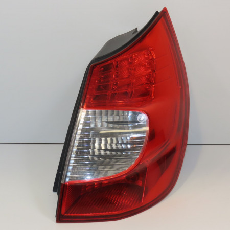 Feu arrière droit occasion RENAULT SCENIC II Phase 1 03-2004->09-2006 1.9 DCI 130ch 8200474327