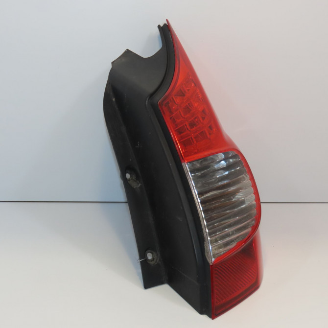 Feu arrière droit occasion RENAULT SCENIC II Phase 1 03-2004->09-2006 1.9 DCI 130ch 8200474327 2