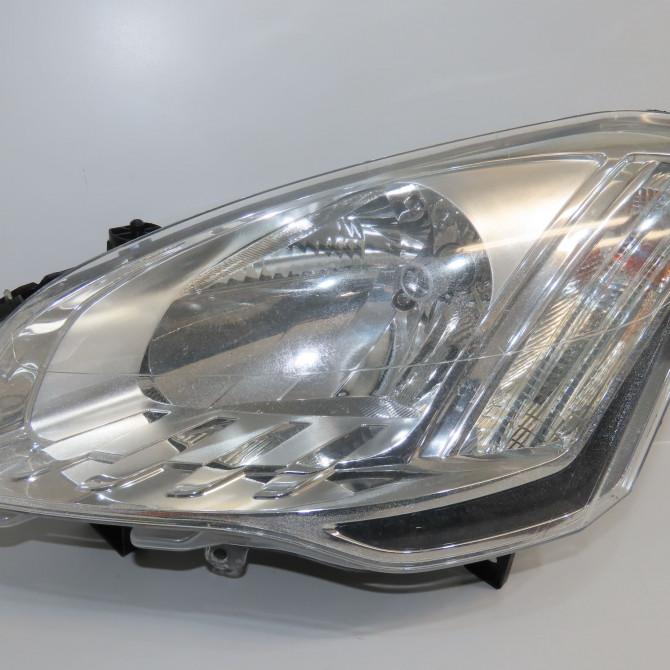 Phare gauche occasion PEUGEOT PARTNER II Phase 3 04-2015->... 1.6 BlueHDI 100ch 9806306180 1