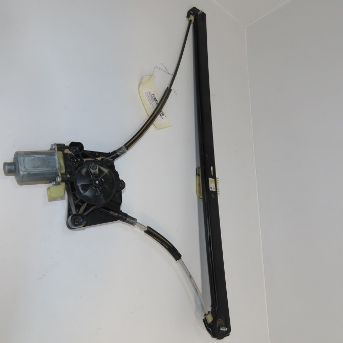 Mecanisme + moteur lève-glace avant droit occasion VOLKSWAGEN 146 Phase 1 04-1995->04-1999 2.0 TDI 177ch 7C0837462A 1