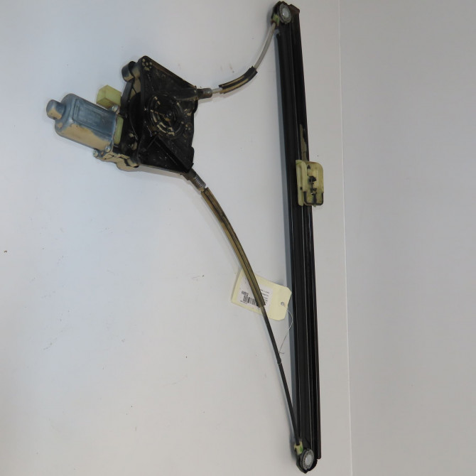 Mecanisme + moteur lève-glace avant droit occasion VOLKSWAGEN 146 Phase 1 04-1995->04-1999 2.0 TDI 177ch 7C0837462A 2