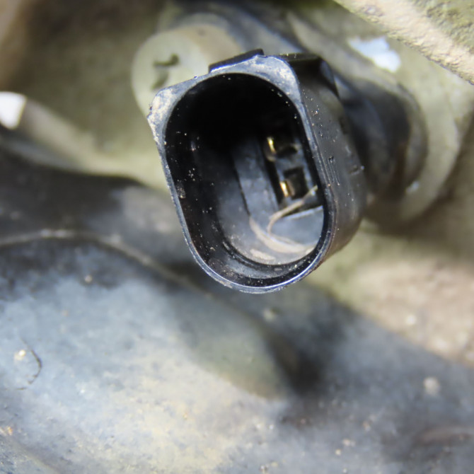 Moyeu avg occasion VOLKSWAGEN TOURAN III Phase 1 06-2015->... 5Q0407621D 3