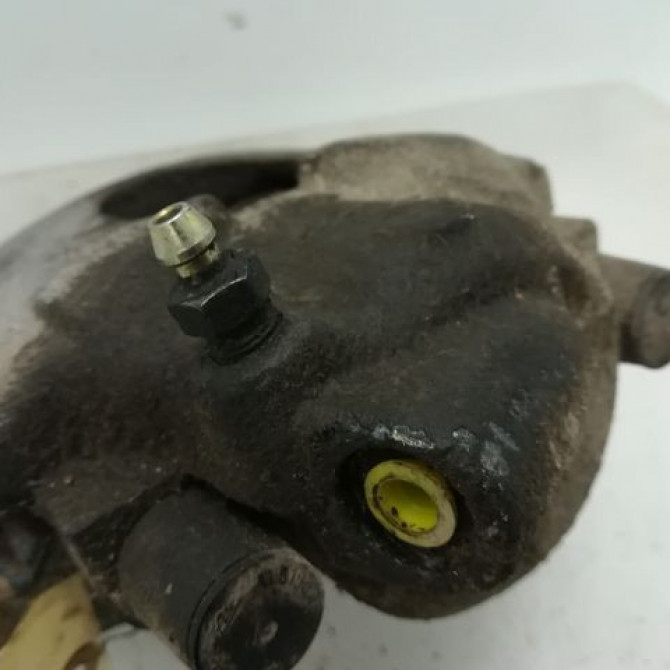 Etrier de frein avant gauche occasion FORD FIESTA IV Phase 2 09-1999->09-2002 1.4i 4