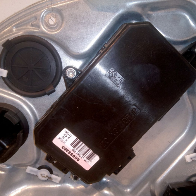 Mecanisme + moteur lève-glace avant droit occasion ALFA ROMEO 159 Phase 1 04-1995->04-1999 1.9 JTDM 150ch 71740121 4