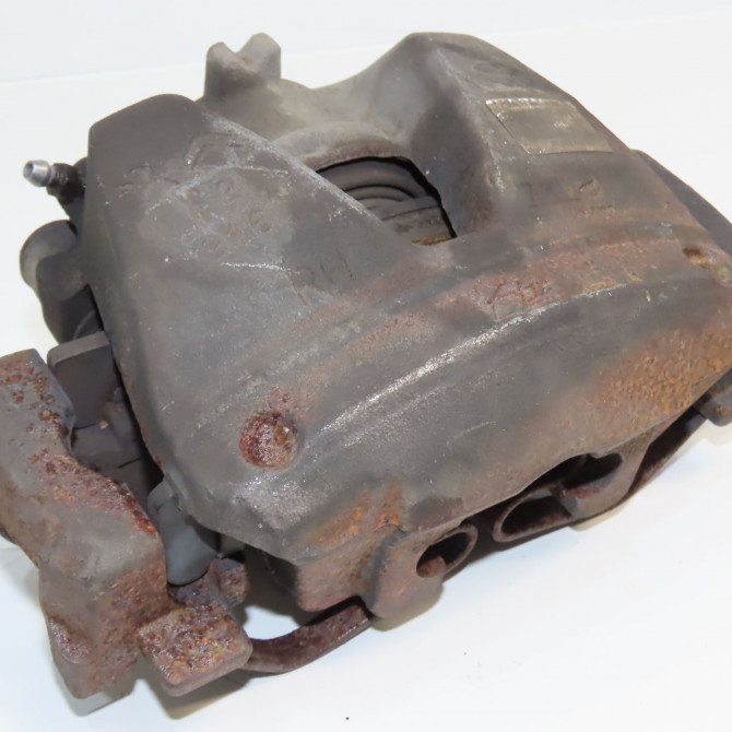 Etrier de frein avant droit occasion CITROEN 146 Phase 1 04-1995->04-1999 2.0 BLUEHDI 180ch 1613260180 1