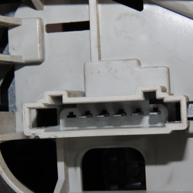 Feu arrière droit occasion VOLKSWAGEN POLO IV Phase 2 05-2005->09-2009 1.4 TDI 70ch 6Q6945096AB 3