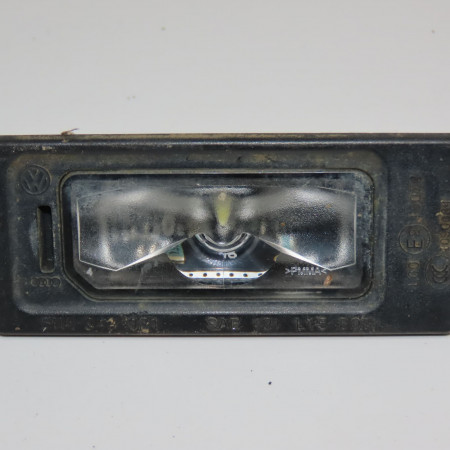 Eclaireur plaque de police d occasion VOLKSWAGEN TOURAN III Phase 1 06-2015->... 5NA943021