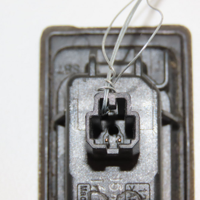 Eclaireur plaque de police g occasion VOLKSWAGEN TOURAN III Phase 1 06-2015->... 5NA943021 3