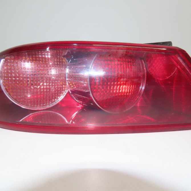 Feu arrière gauche occasion ALFA ROMEO 159 Phase 1 04-1995->04-1999 1.9 JTDm 120ch 50504821 1