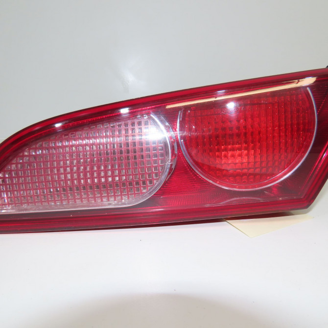 Feu arrière intérieur droit occasion ALFA ROMEO 159 Phase 1 04-1995->04-1999 1.9 JTDm 120ch 50504819 1