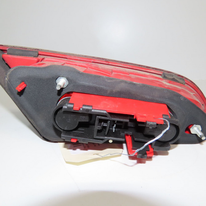 Feu arrière intérieur droit occasion ALFA ROMEO 159 Phase 1 04-1995->04-1999 1.9 JTDm 120ch 50504819 2