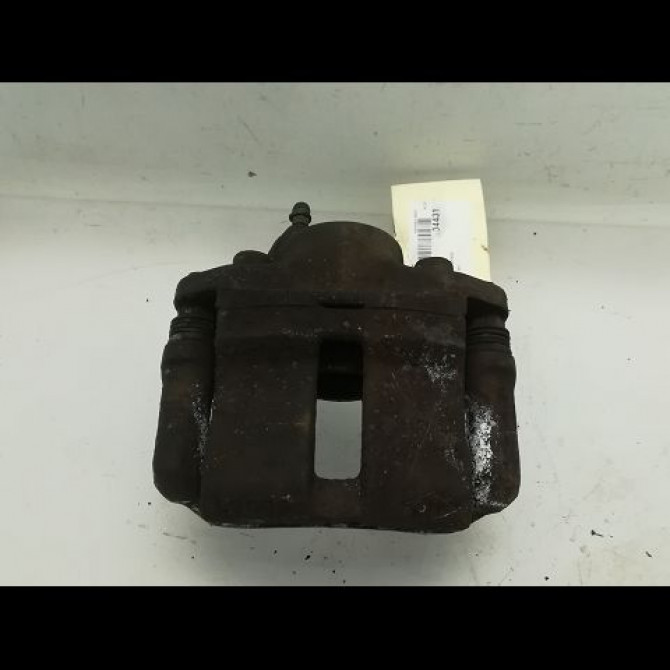 Etrier de frein avant droit occasion RENAULT CLIO I Phase 1 06-1990->03-1994 1.9 D 7701207959 1