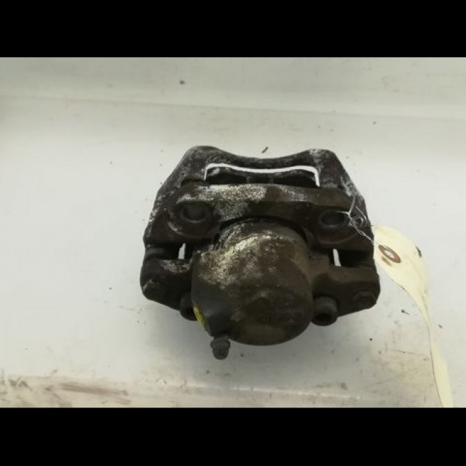 Etrier de frein avant droit occasion RENAULT CLIO I Phase 1 06-1990->03-1994 1.9 D 7701207959 2