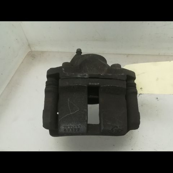 Etrier de frein avant droit occasion RENAULT TWINGO II Phase 2 12-2011->12-2014 1.5 DCI 75ch 7701207959 1