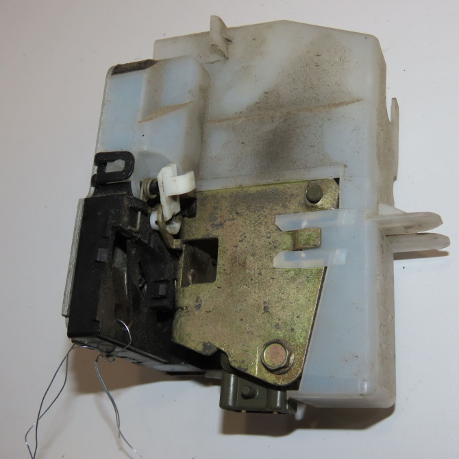 Serrure porte ard occasion RENAULT CLIO II Phase 2 06-2001->07-2006 1.4i 16v 8200350437 2