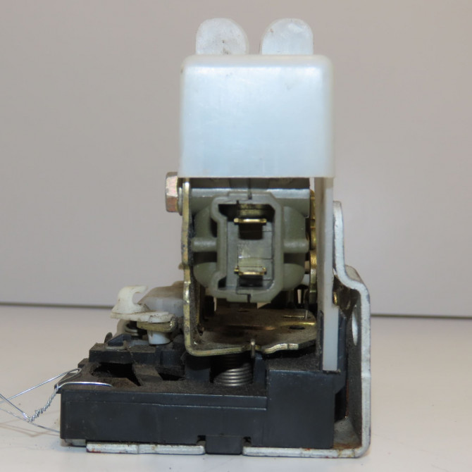 Serrure porte ard occasion RENAULT CLIO II Phase 2 06-2001->07-2006 1.4i 16v 8200350437 3