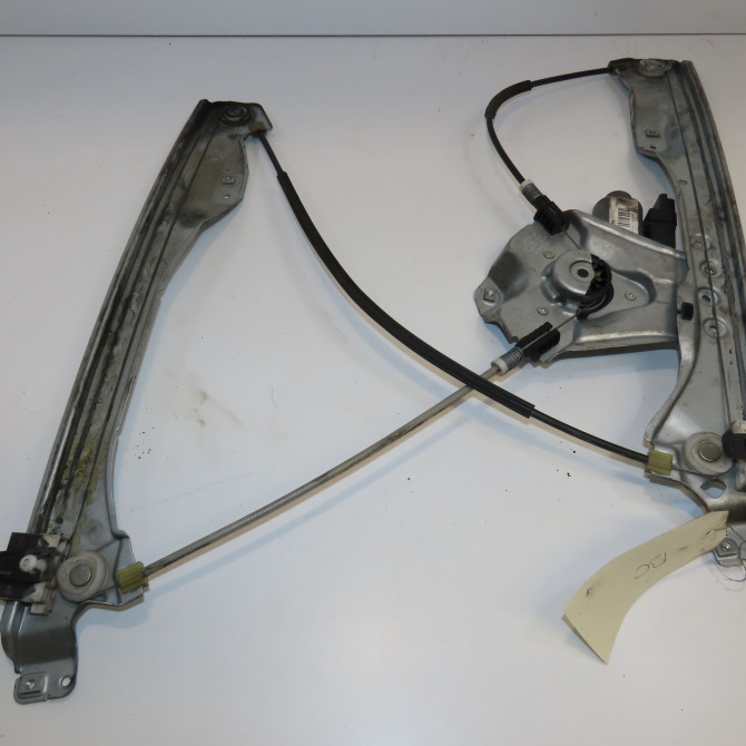 Mecanisme+moteur leve-glace avg occasion RENAULT CLIO III Phase 2 03-2009->12-2014 1.5 DCI 75ch 8200843592 1