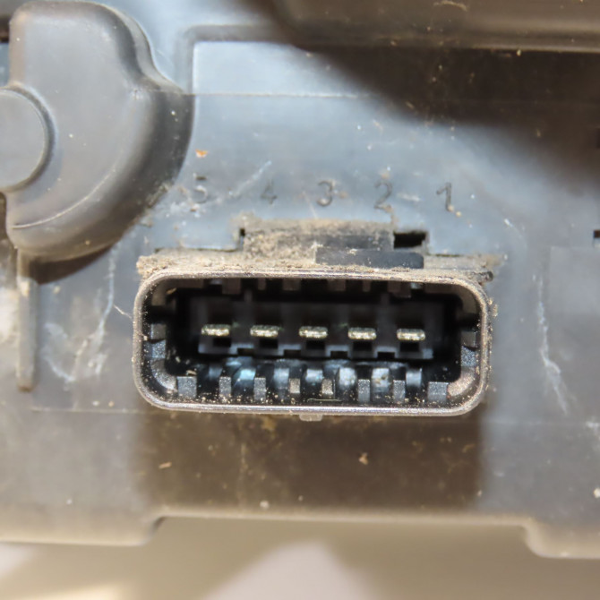 Phare droit occasion RENAULT CLIO III Phase 2 03-2009->12-2014 1.5 DCI 85ch 260103856R 4