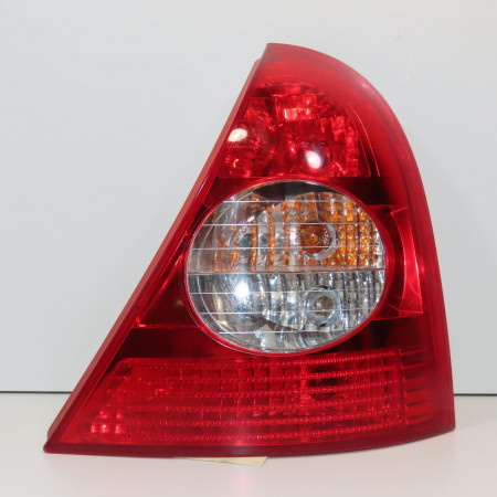 Feu arrière droit occasion RENAULT CLIO II Phase 2 06-2001->07-2006 1.5 DCI 80ch 8200917487