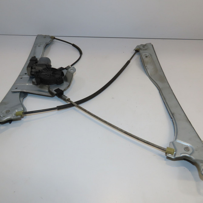 Mecanisme+moteur leve-glace avg occasion RENAULT CLIO III Phase 2 03-2009->12-2014 1.5 DCI 75ch 8200843592 1