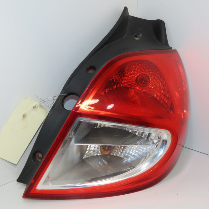Feu arrière droit occasion RENAULT CLIO III Phase 2 03-2009->12-2014 1.5 DCI 75ch 8200886946 1