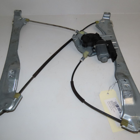 Mecanisme+moteur leve-glace avg occasion RENAULT CLIO III Phase 2 03-2009->12-2014 1.2 TCE 16v 100ch 8200843592