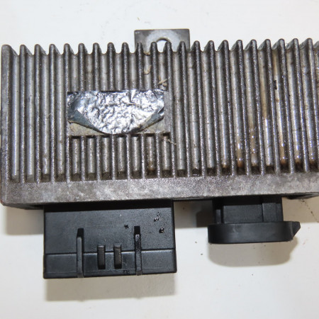 Boitier de préchauffage occasion RENAULT MEGANE I Phase 2 03-1999->06-2003 1.9 DTI 7700111525