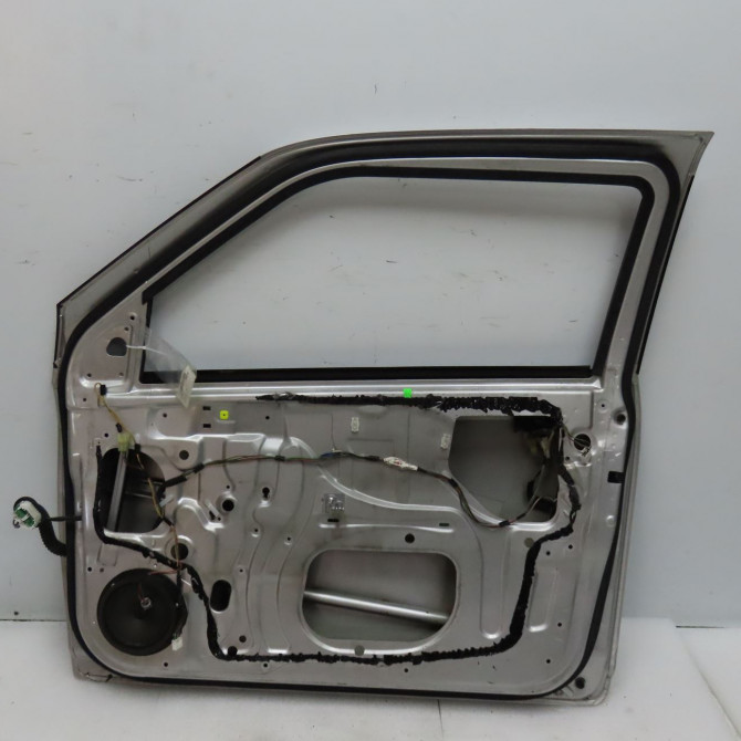 Porte avant droite occasion SUZUKI SWIFT III Phase 1 03-2005->09-2011 1.3 VVT 6800162K00 3