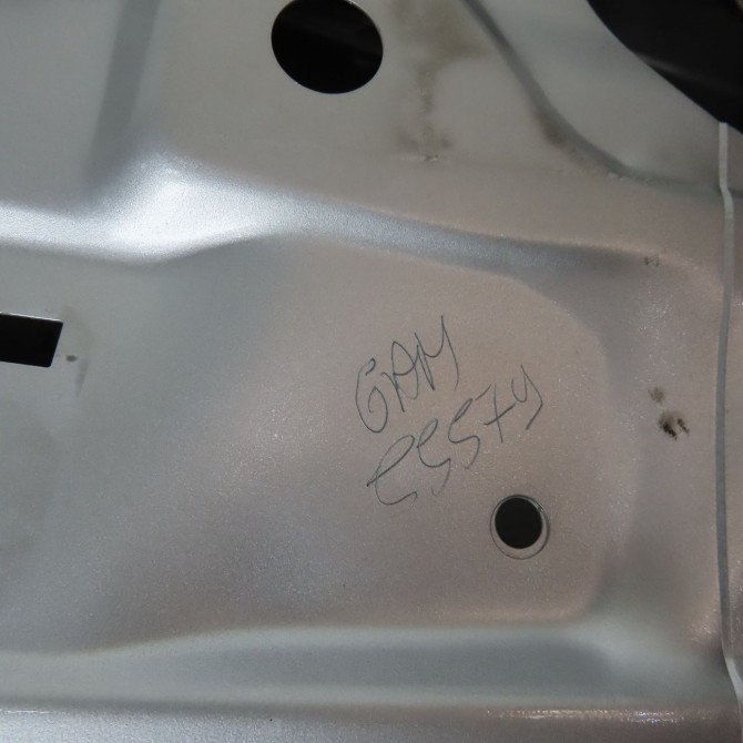 Porte avant droite occasion SUZUKI SWIFT III Phase 1 03-2005->09-2011 1.3 VVT 6800162K00 4