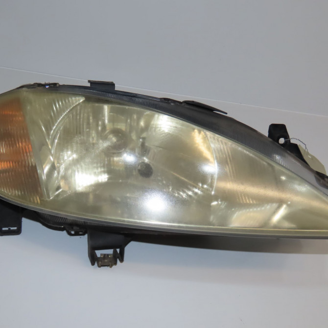Phare droit occasion RENAULT MEGANE I Phase 2 03-1999->06-2003 1.9 D 260100851R 1