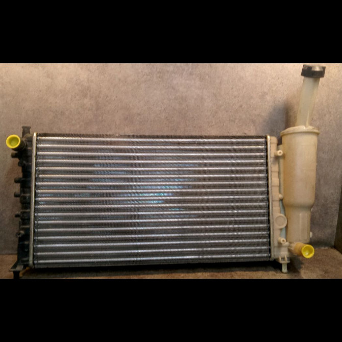Radiateur occasion FIAT PUNTO II Phase 2 05-2003->10-2009 1.2i 60ch 51724183 1