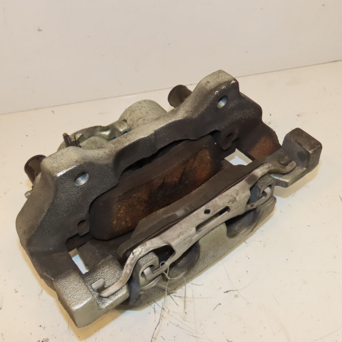 Etrier de frein avant gauche occasion MASERATI LEVANTE 44205583 1