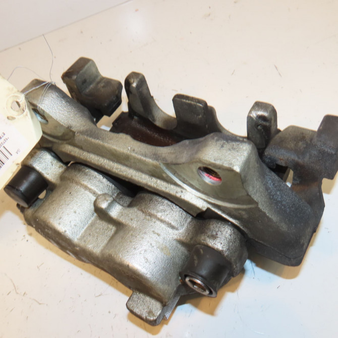 Etrier de frein avant droit occasion MASERATI LEVANTE 44205883 2