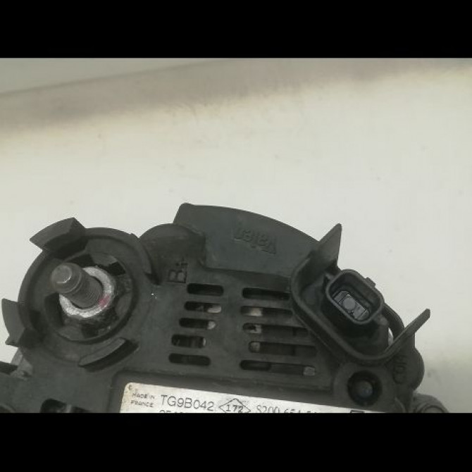 Alternateur occasion RENAULT TWINGO II Phase 2 12-2011->12-2014 1.2i 16v 75ch 8200654541 3