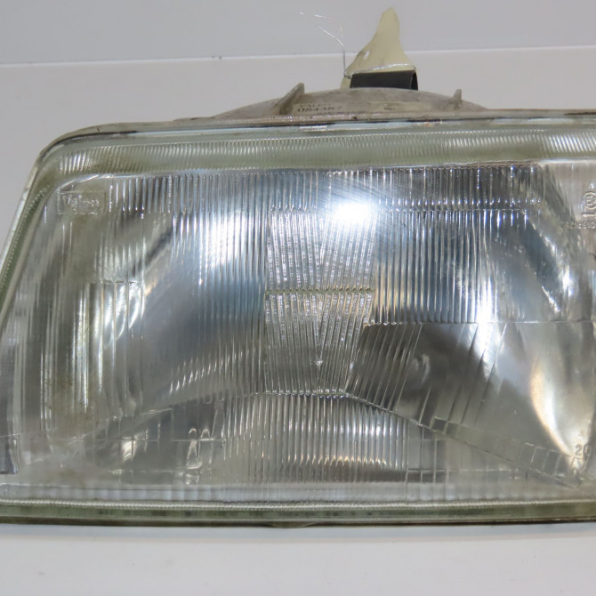 Phare gauche occasion PEUGEOT 205 205 Phase 2 1987-07-01->1998-12-31 1.8 TD 80ch 6204A4 1
