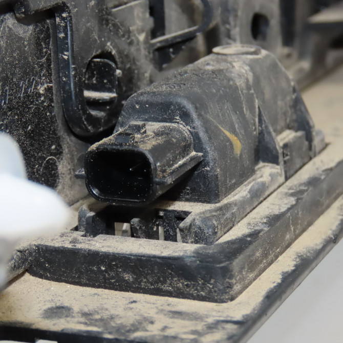 Eclaireur plaque de police occasion RENAULT MASTER III 265105055R 4