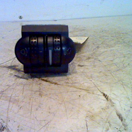 Interrupteur commande de phares occasion VOLKSWAGEN PASSAT IV Phase 2 10-2000->03-2005 2.5 TDI V6 150ch 8L0953513S01C