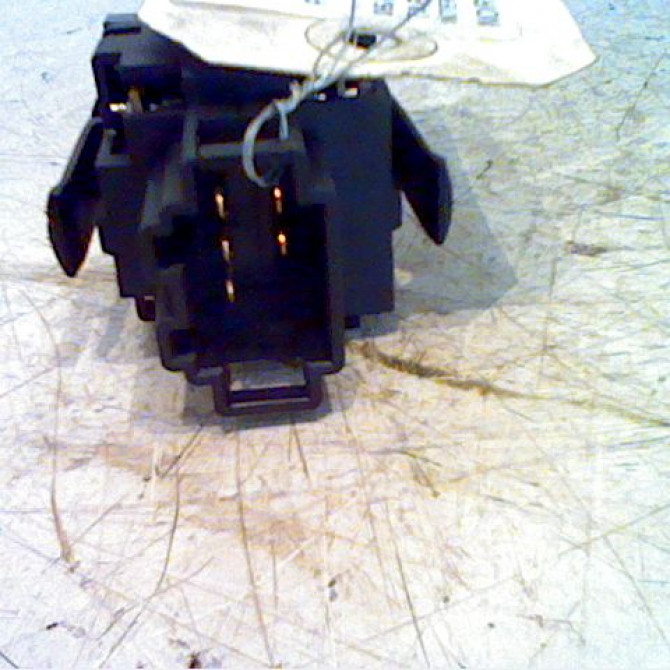 Interrupteur commande de phares occasion VOLKSWAGEN PASSAT IV Phase 2 10-2000->03-2005 2.5 TDI V6 150ch 8L0953513S01C 2