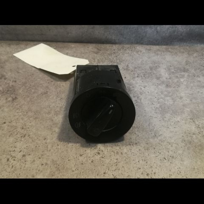 Interrupteur commande de phares occasion VOLKSWAGEN PASSAT IV Phase 2 10-2000->03-2005 8L0953513S01C 1