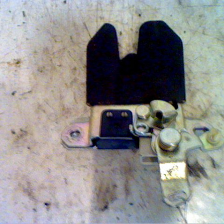 Serrure hayon occasion VOLKSWAGEN PASSAT IV Phase 2 10-2000->03-2005 1.9 TDI 100ch 3B5827505M