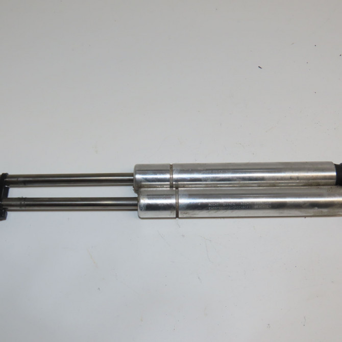 Verin droit coffre arrière occasion VOLKSWAGEN PASSAT IV Phase 2 10-2000->03-2005 1.9 TDI 130ch 3B5827550E 1