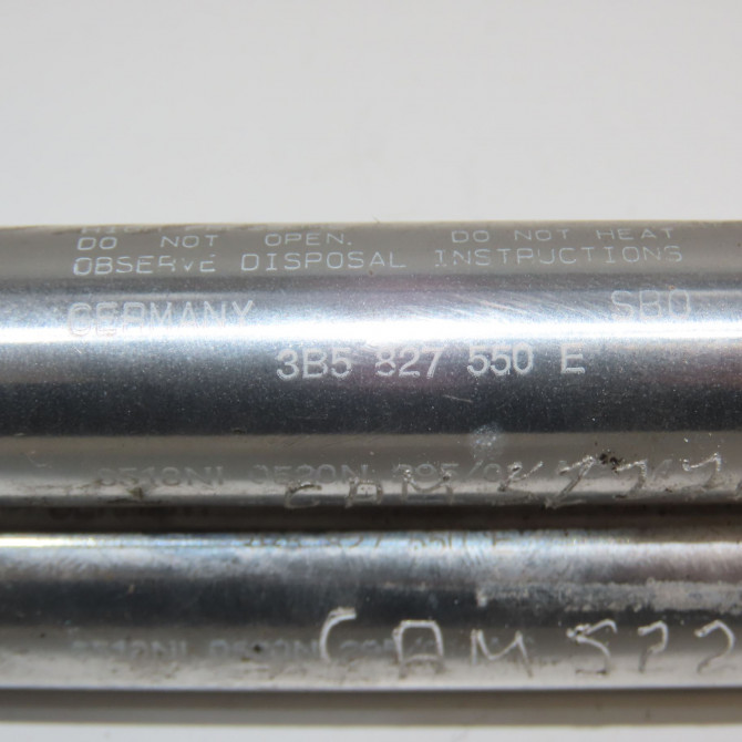 Verin droit coffre arrière occasion VOLKSWAGEN PASSAT IV Phase 2 10-2000->03-2005 1.9 TDI 130ch 3B5827550E 2