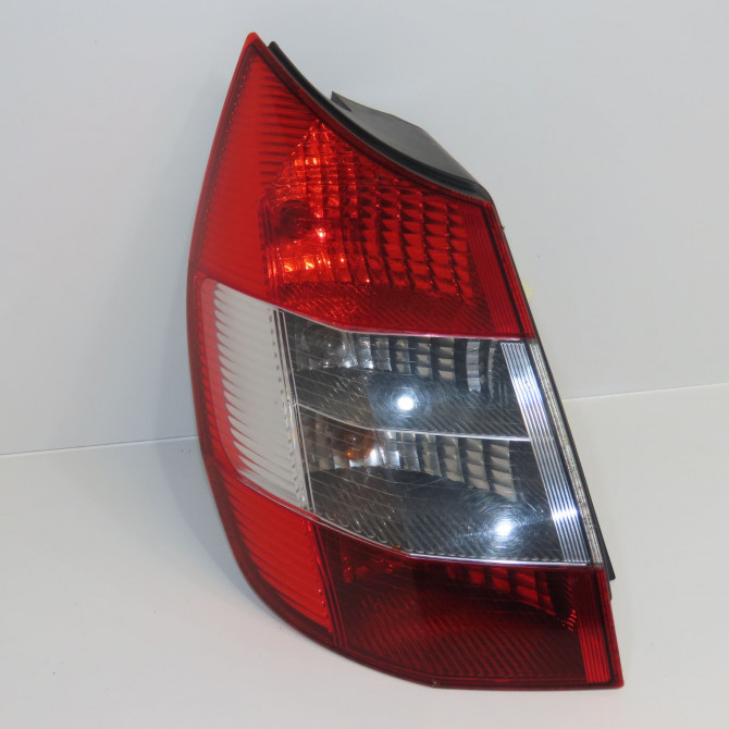Feu arrière gauche occasion RENAULT SCENIC II Phase 1 03-2004->09-2006 1.6i 110ch 8200493374 1