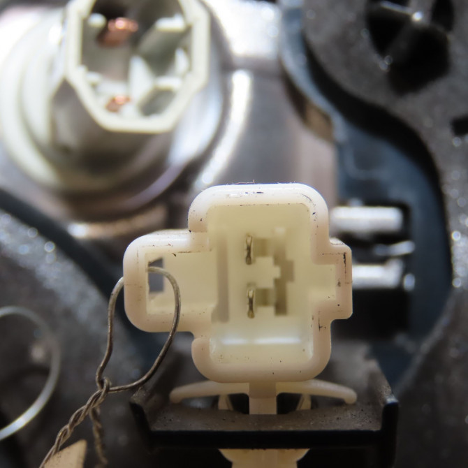 Feu arrière intérieur droit occasion CITROEN C4 AIRCROSS Phase 1 10-2011->... 1.6 e-HDI 115ch 1607704780 4