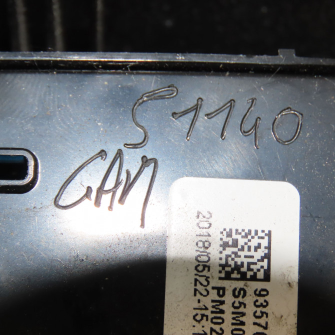 Commande lève-glace porte avant gauche occasion KIA SPORTAGE IV Phase 1 04-1995->04-1999 1.7 CRDI 140ch 93571F1000 6