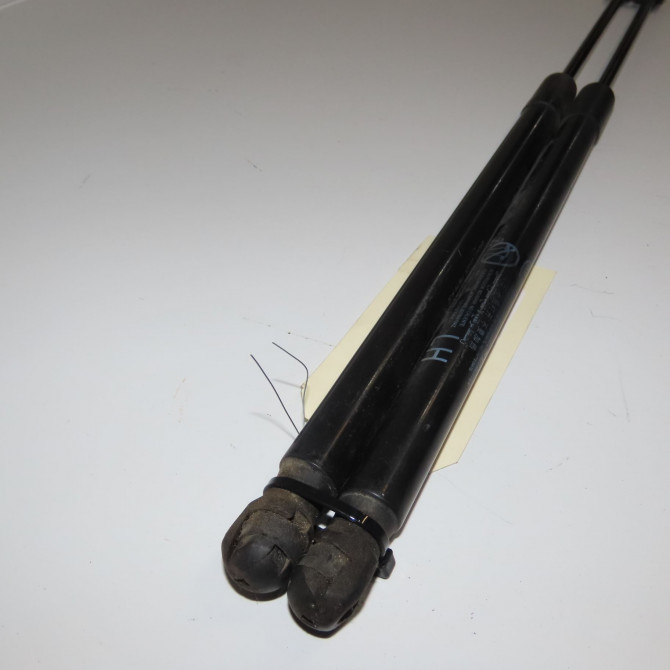 Verin droit hayon occasion KIA SPORTAGE IV Phase 1 04-1995->04-1999 1.7 CRDI 140ch 81780F1000 3