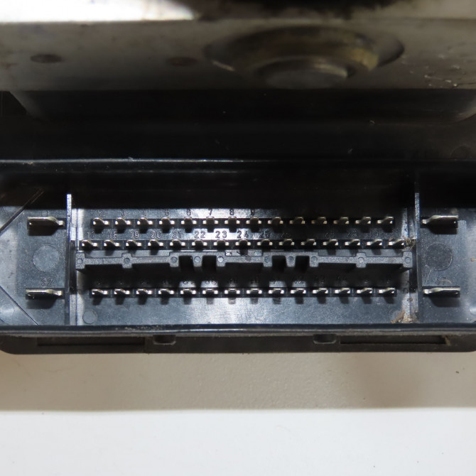 Unité hydraulique ABS occasion RENAULT VELSATIS Phase 1 01-2002->04-2005 2.0i 165ch 7701208531 5